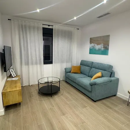 Apartamento En Segunda Linea De Playa En La Carihuela Torremolinos