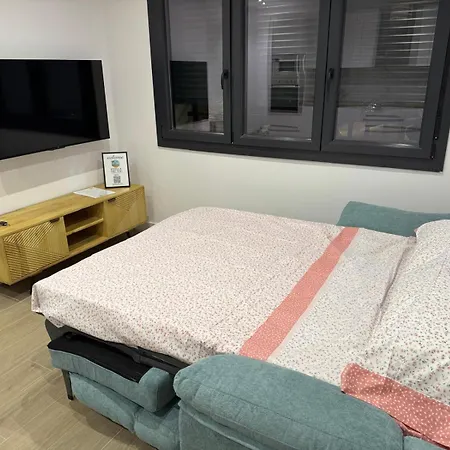 Apartamento En Segunda Linea De Playa En La Carihuela *
