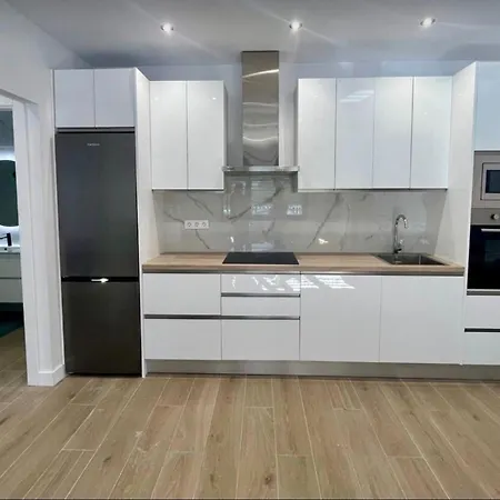 Apartamento En Segunda Linea De Playa En La Carihuela Torremolinos